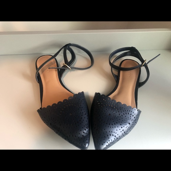 old navy closed toe sandals